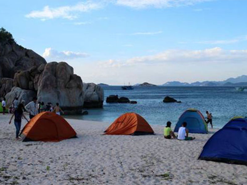 Cắm trại Đảo Bình Hưng